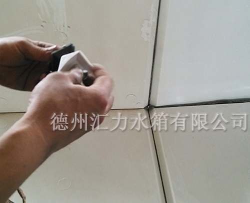 匯力玻璃鋼水箱堵漏夾安裝